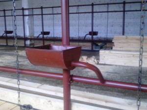 Уровневое поение для привязного содержания КРС